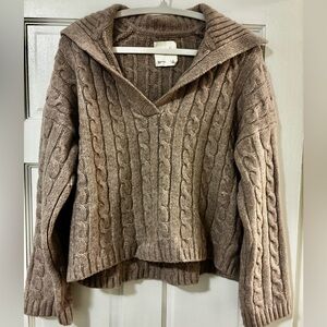Abercrombie Women’s Chunky Cable Knit Sweater – Small